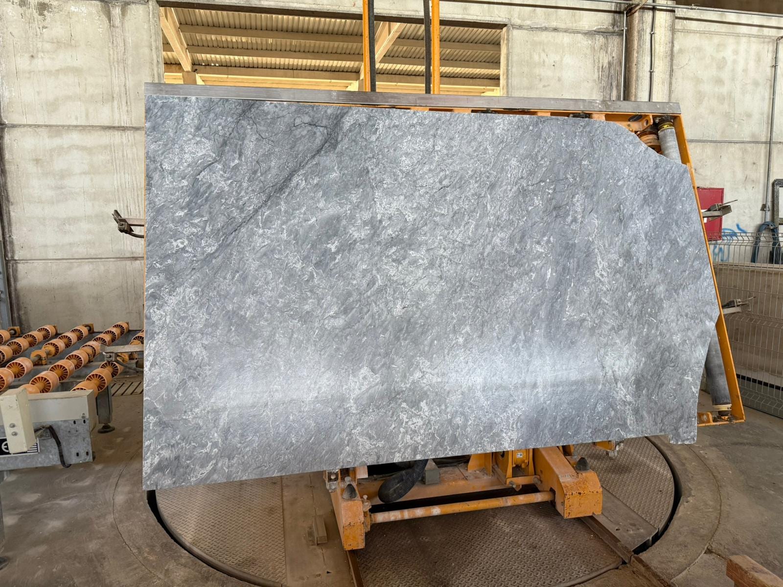 Slab Gris Nublado marble: Gris Nublado marble slab, light grey clouded, polished