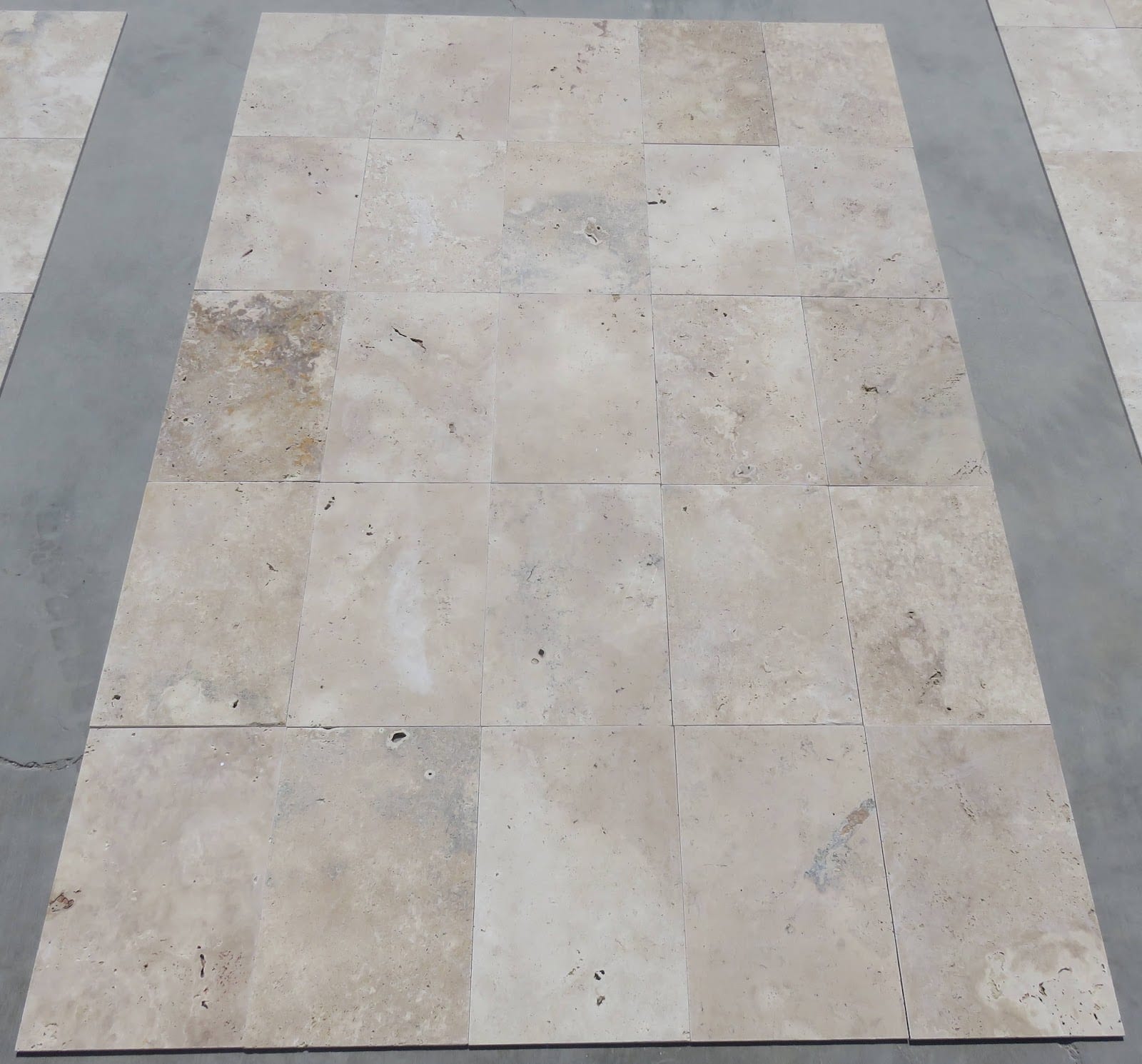 Light Mix terrace tile 40.6 × 61 cm: light travertine terrace tiles with soft colour variation, tumbled