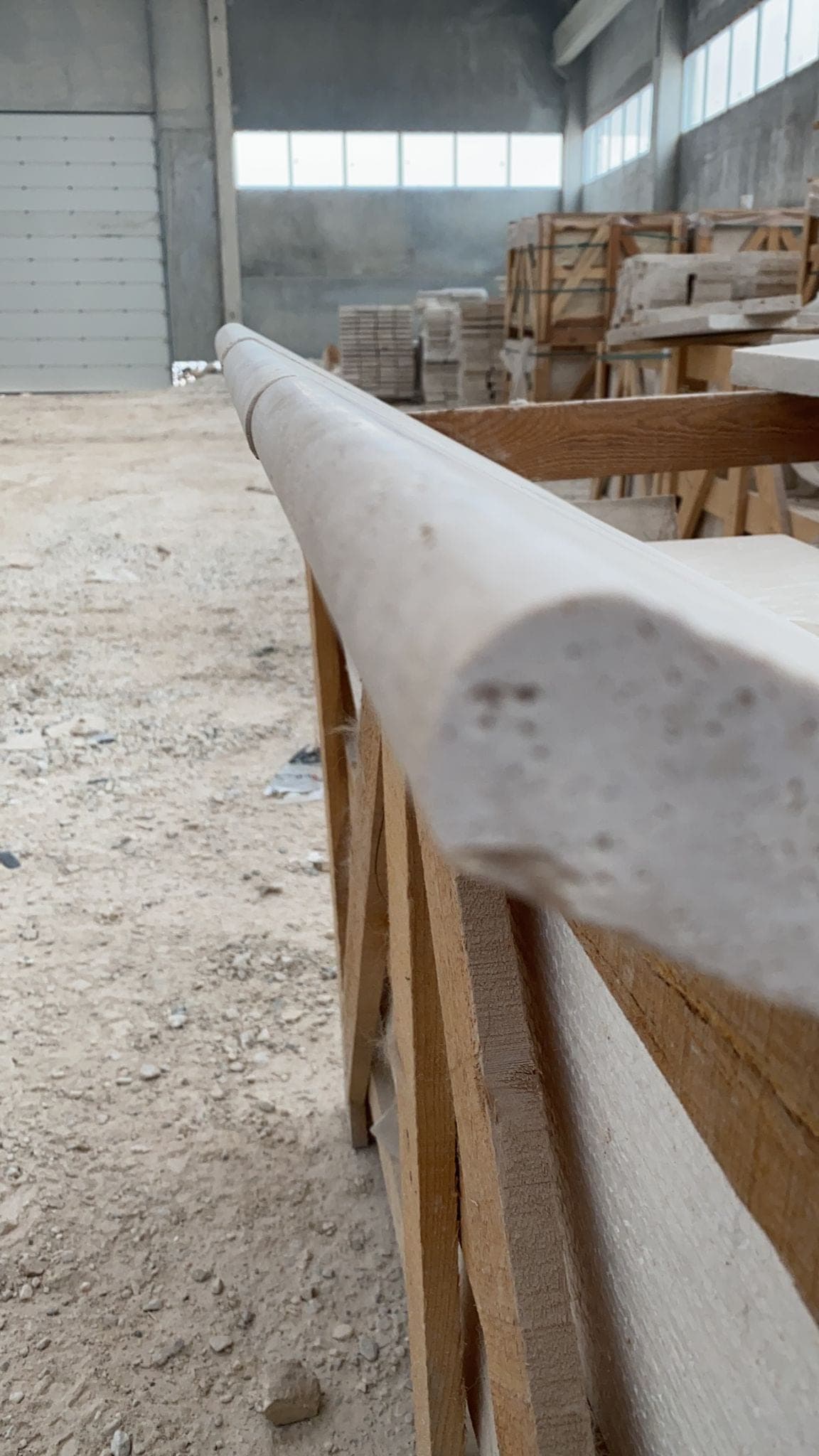 Zwembadrand Light, kleine formaten: close-up van een Light randstuk met bullnose